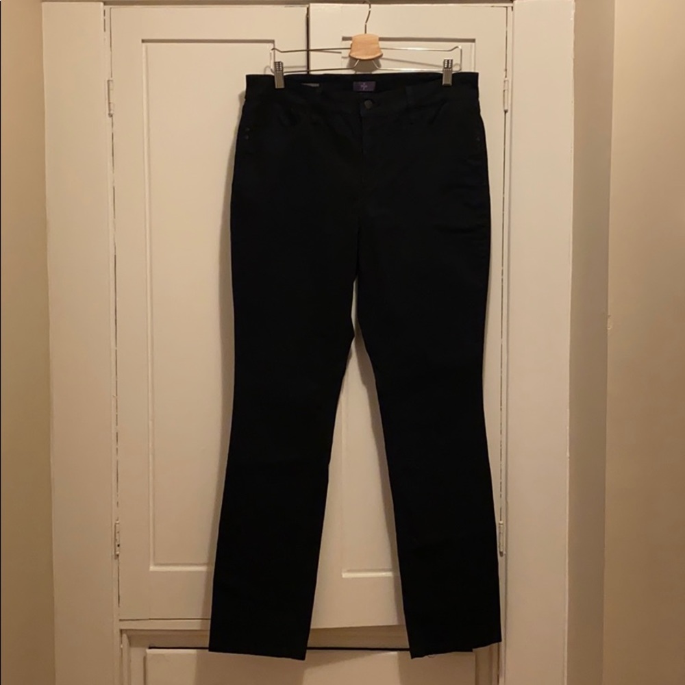 ⬇️⬇️NYDJ Samantha Slim Straight Leg Jeans Size 14